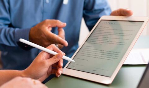 signing a document on a tablet pc